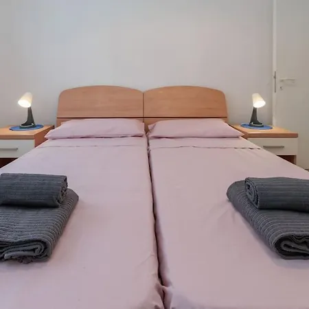 Budget! Free Parking 1 Comodo Apartment Lido di Jesolo