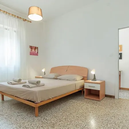 Budget! Free Parking 1 Comodo Apartment Lido di Jesolo